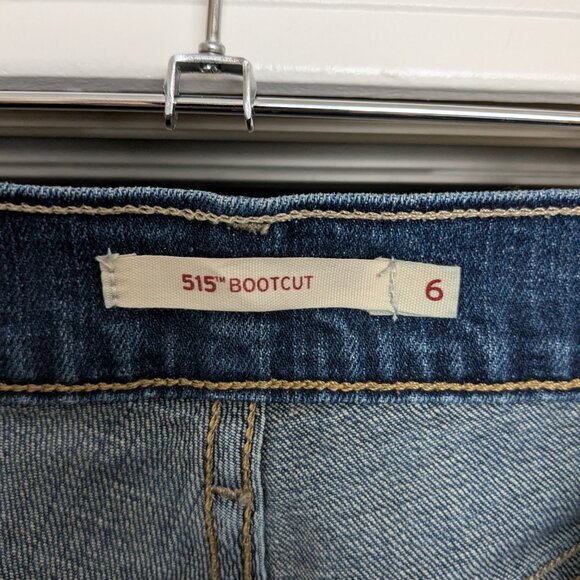 Levi's 515 Size 6 Bootcut Jeans EUC - Picture 3 of 4